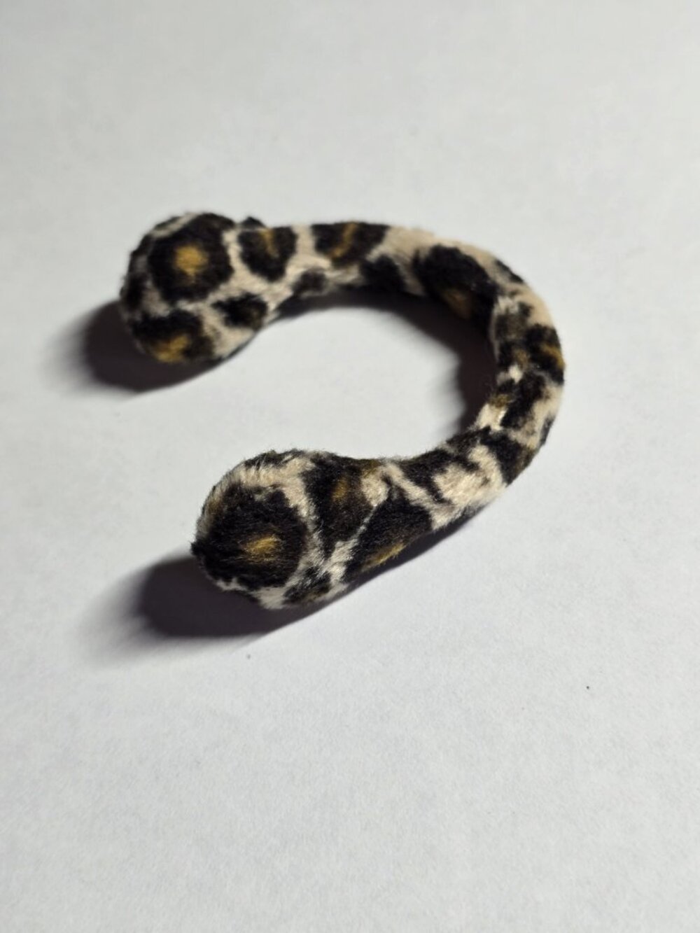 Bratz - Wintertime Wonderland Dana Leopard Print Earmuffs